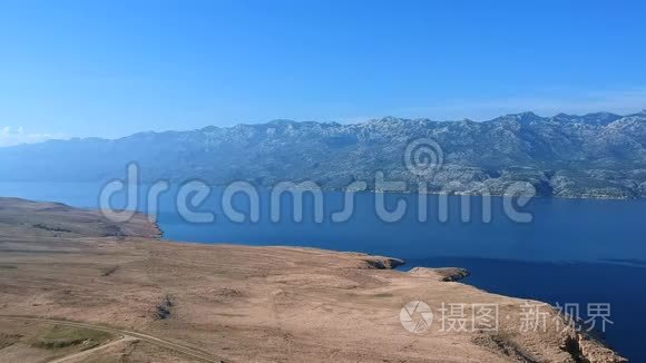 碧海蓝天的落基岛海岸线视频