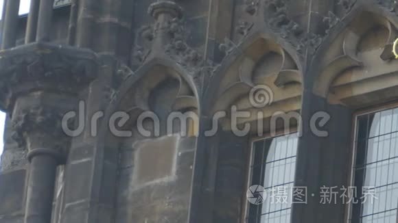 布拉格电力塔上的圣徒视频