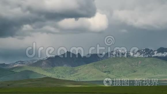 山上美丽的风景和美丽的天空。 延时4K