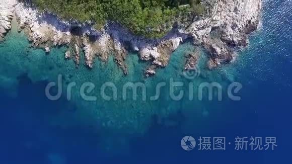 黑山马穆拉岛的空中摄影视频