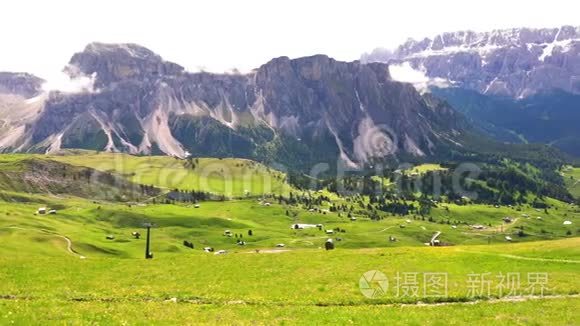 多洛米茨南部石灰岩山地的美丽景观