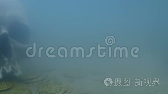 海盗船在水下的古代骷髅视频