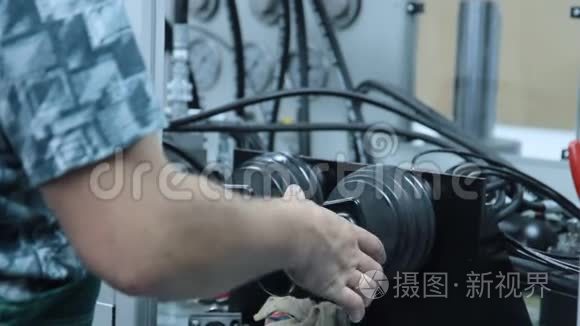 工人手管理自动生产线操纵杆视频