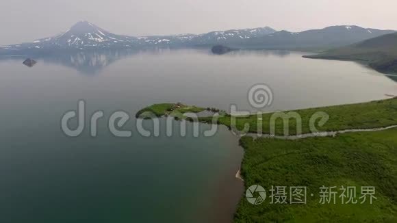 火山和湖泊视频