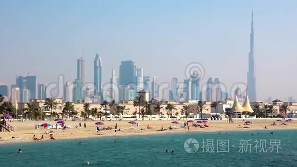 波斯湾Jumeirah海滩迪拜市中心和阿拉伯联合酋长国Burj Khalifa