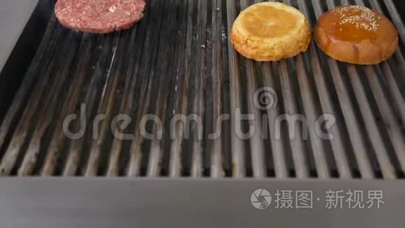 汉堡用热牛肉刀和白皮视频