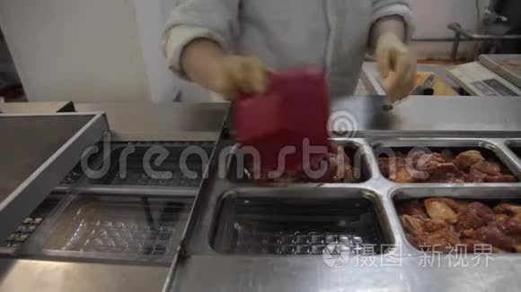 工厂的猪肉包装视频