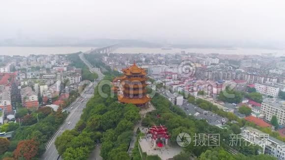 中国武汉-2017年5月2日：白天武汉城市景观黄鹤寺空中全景