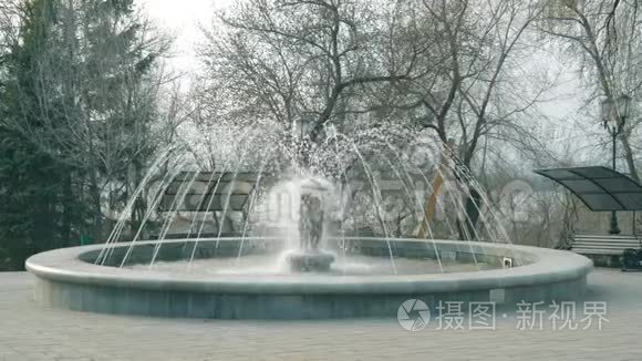 公园里的喷泉视频