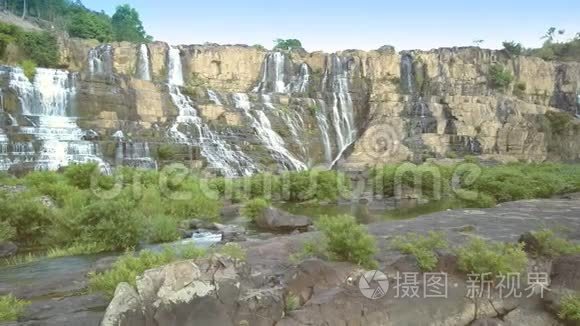 普古瀑布航空全景图视频