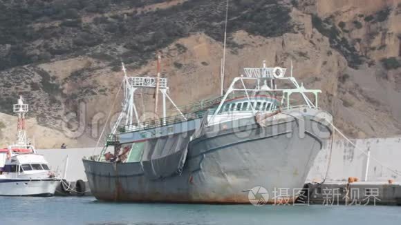 地中海的大型渔船视频