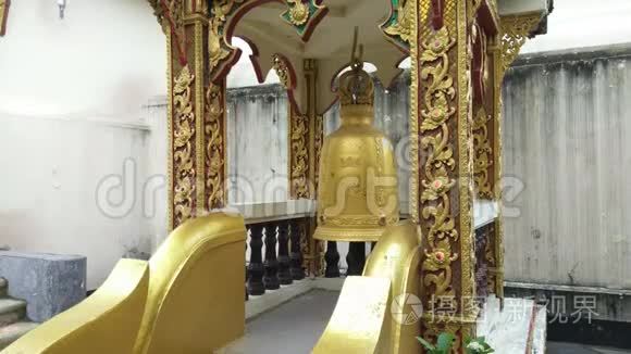 在泰国清迈的Wat Phra，DoiSuthe p上挂钟。