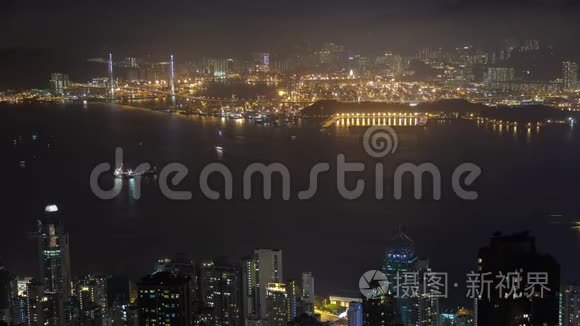 从夜间俯瞰香港货柜码头视频