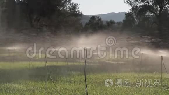 希腊油田的喷水装置视频