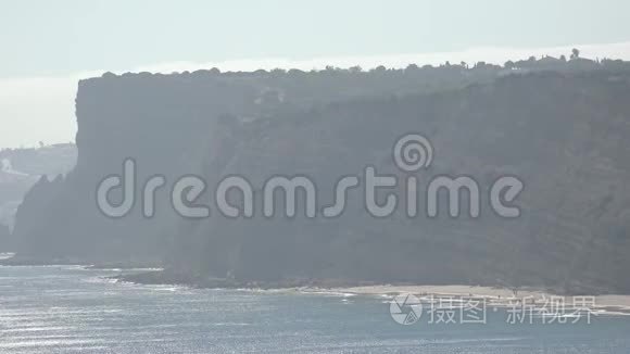 沿海悬崖或悬崖和雾霾视频