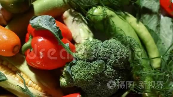 市场上的新鲜蔬菜视频