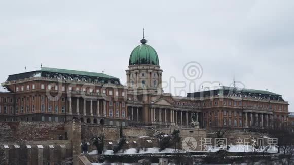 布达佩斯皇家宫殿的门面视频