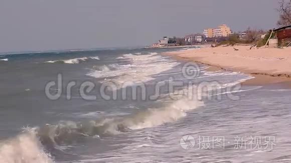 沙滩上的浪，沙滩上的浪，酒店的背景