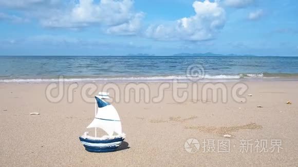 夏日海滩背景小船玩具视频