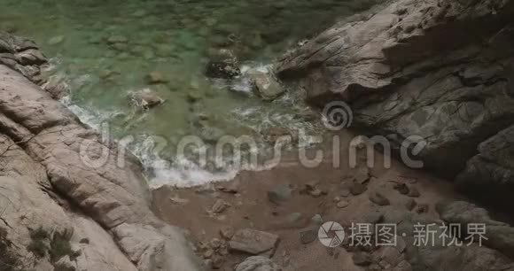 海洋海浪冲击海岸岩石视频