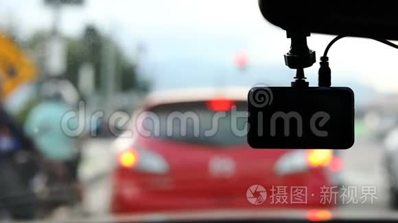 汽车行驶中交通堵塞时的录像机视频