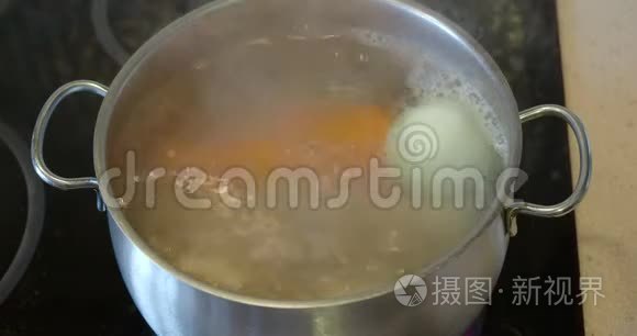 陶瓷锅用钢制炖锅煮牛肉汤