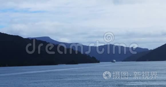 新西兰库克海峡的山区海岸线视频