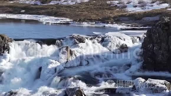 粗冬山河特写.