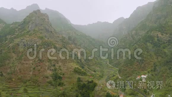 马德拉岛中心的绿色峡谷景观视频