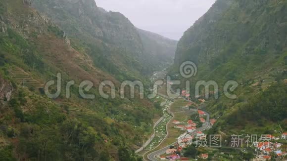 马德拉岛中心的绿色峡谷景观视频