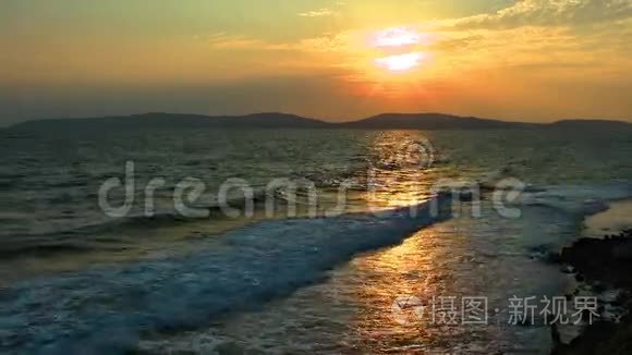 海滨和朝阳视频