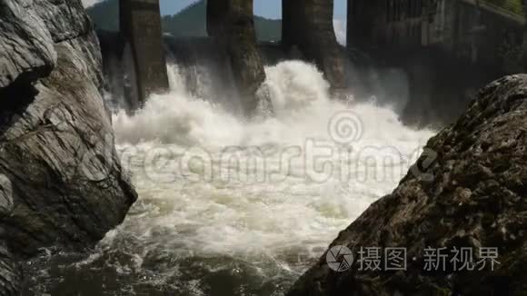 水电站大坝的水流视频