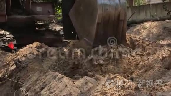 挖掘机桶挖掘地球视频