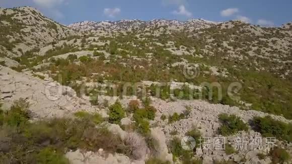 克罗地亚石山的鸟瞰图视频