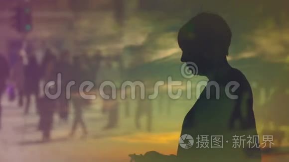 夕阳下一个女人吸烟的剪影，思考过去的时代