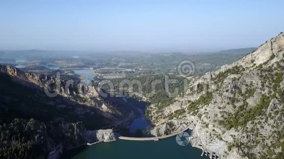 美丽的土耳其绿色峡谷从空中拍摄