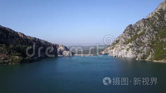 美丽的土耳其绿色峡谷从空中拍摄