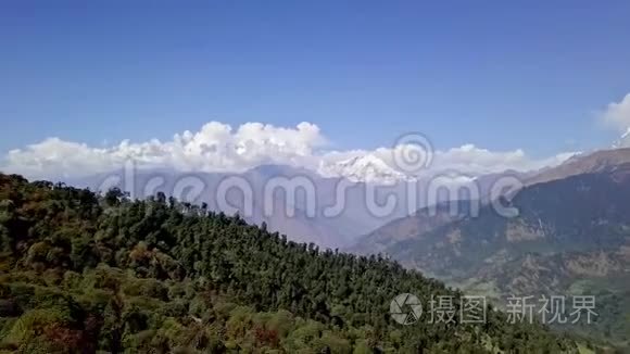 尼泊尔喜马拉雅山的达拉吉里山。 鸟瞰图