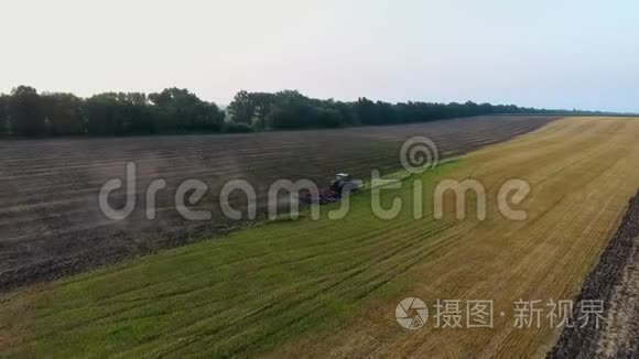 空中农民准备土地耕种农田视频