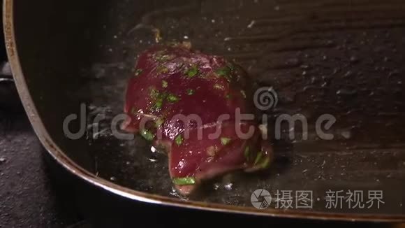 把肉切成熟肉视频