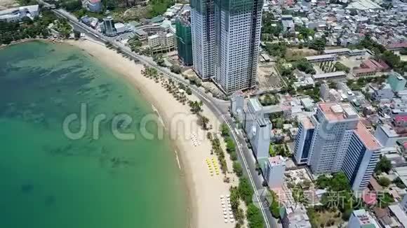 芽庄越南海滨城市道路空中景观视频