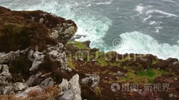 爱尔兰佛格尔悬崖的狂野海水视频