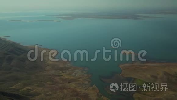 无人机拍摄的澳洲内陆湖