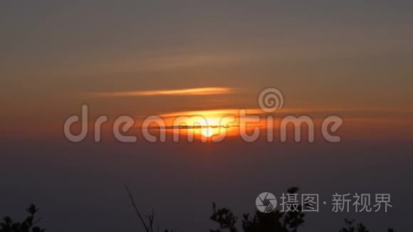 五颜六色的红色太阳盘时间流逝。