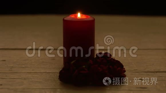 玫瑰红色烛光，浪漫主题