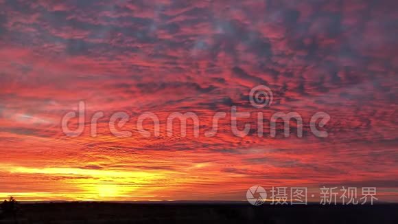 美丽的南缘景观日落红云视频