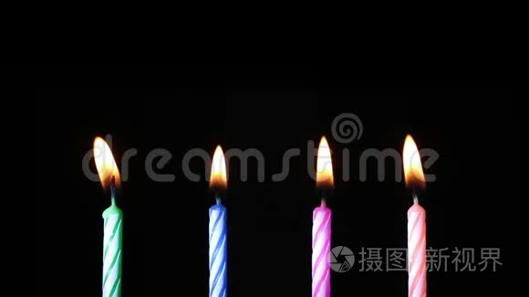 单独的黑色团体生日蜡烛灯视频