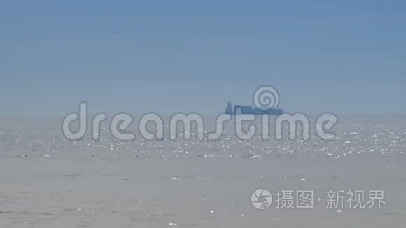 船驶向大海视频