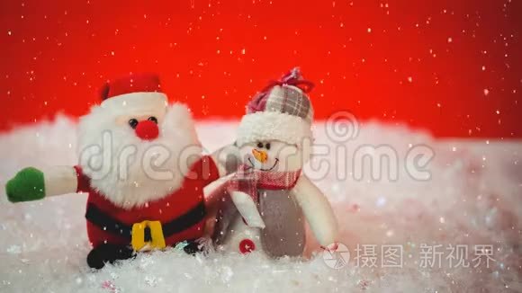 降雪与圣诞老人和雪人装饰视频