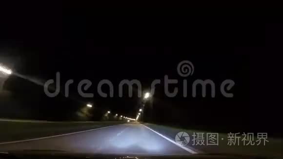 晚上在高速公路上快速驾驶视频